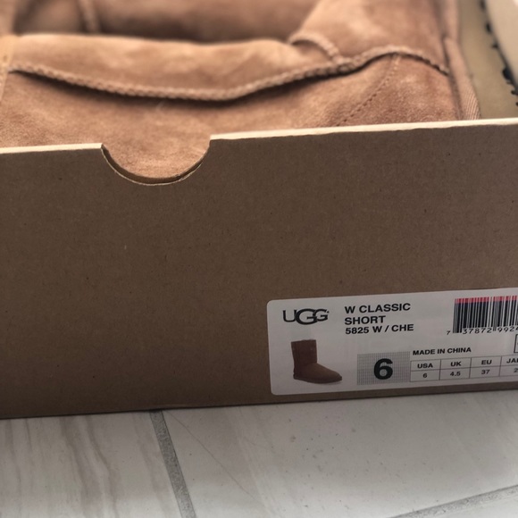 Classic Short Ugg boots - Picture 5 of 5